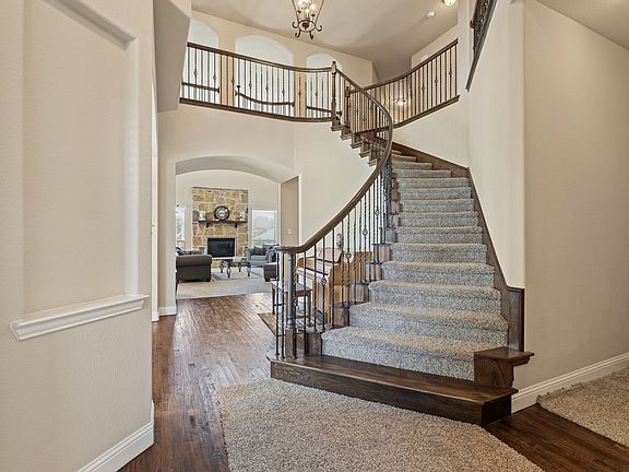 4th image of 109 Chapel Hill Dr