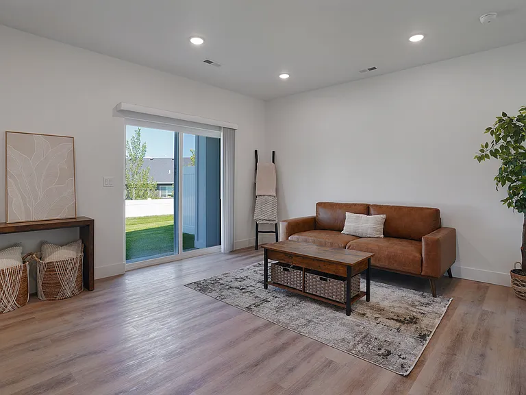 Valo At Bellin Townhomes — Photo 13
