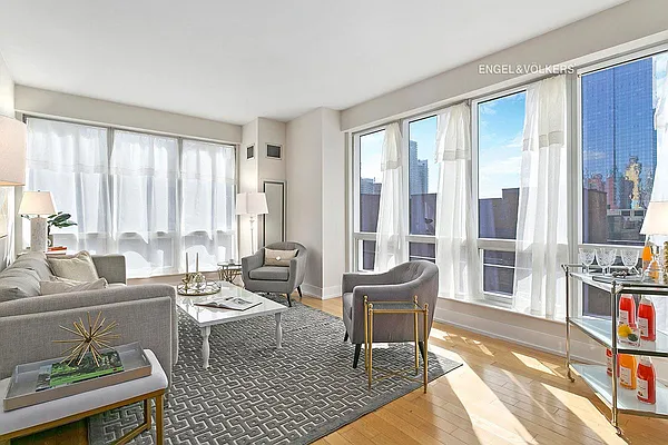 Rented by Engel & Völkers New York City | media 12