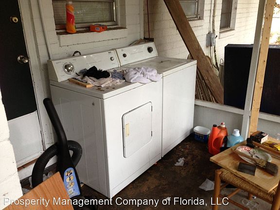 4th image of 1910 NW 1st Ave