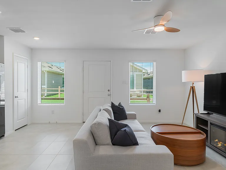 8746 Texas Risinger Dr — Photo 4