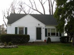 207 Montcalm Dr, Rochester, NY 14617