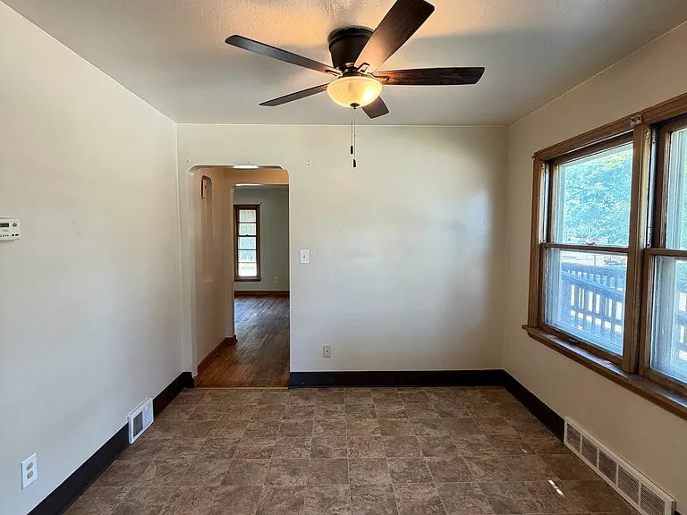 4052 Washington Park Blvd — Photo 9