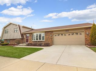 620 Wellington Dr, Dyer, IN 46311