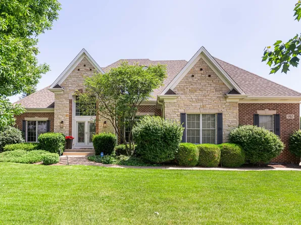 910 Freedom Cir, Sycamore, IL 60178