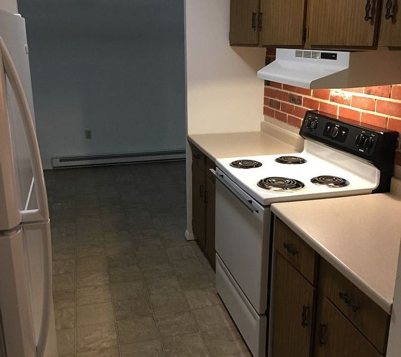 2nd image of 456 Tolland Tpke APT 25B