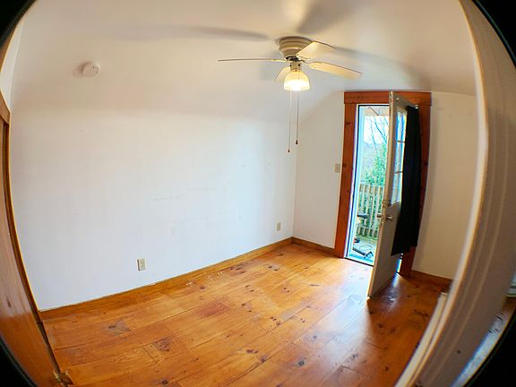 5th image of 35 Concord St APT 3