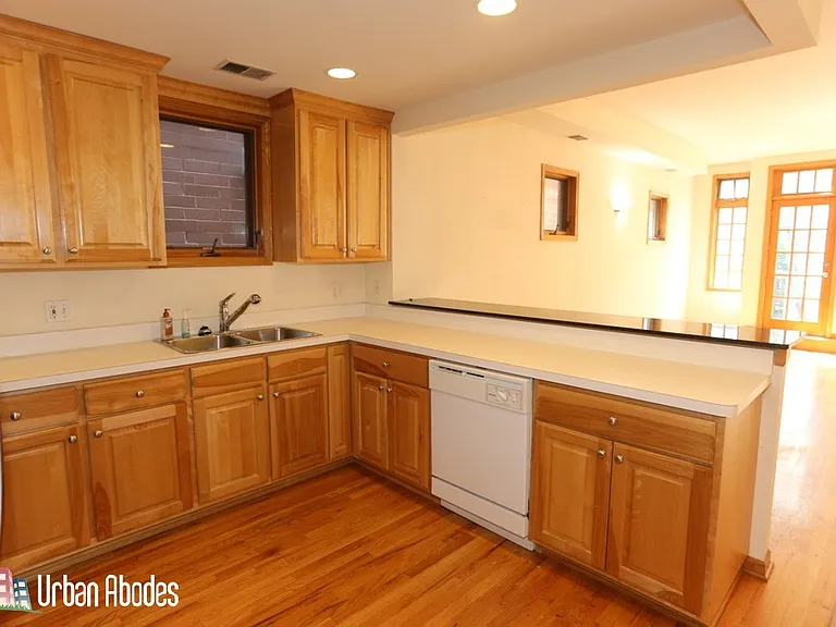 824 W Buckingham Pl #1 — Photo 10