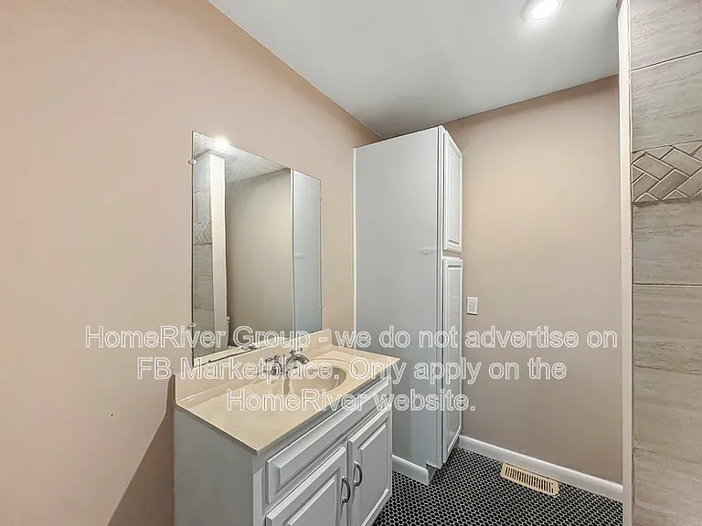 1310 Roanoke Ave — Photo 14