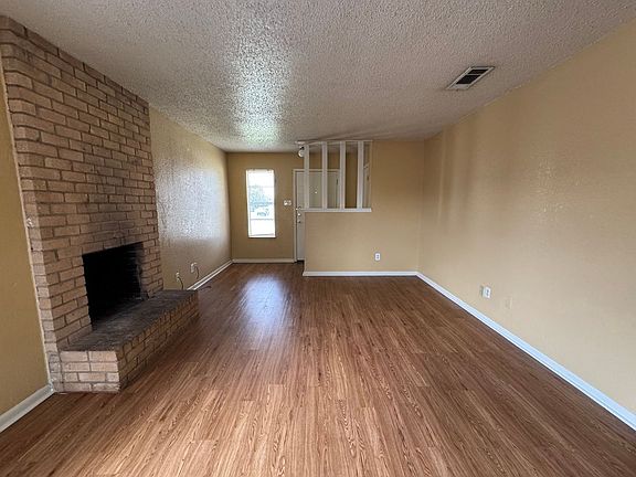 4th image of 2208 Hunt Dr #B