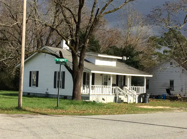324 W Harnett St, Benson, NC 27504