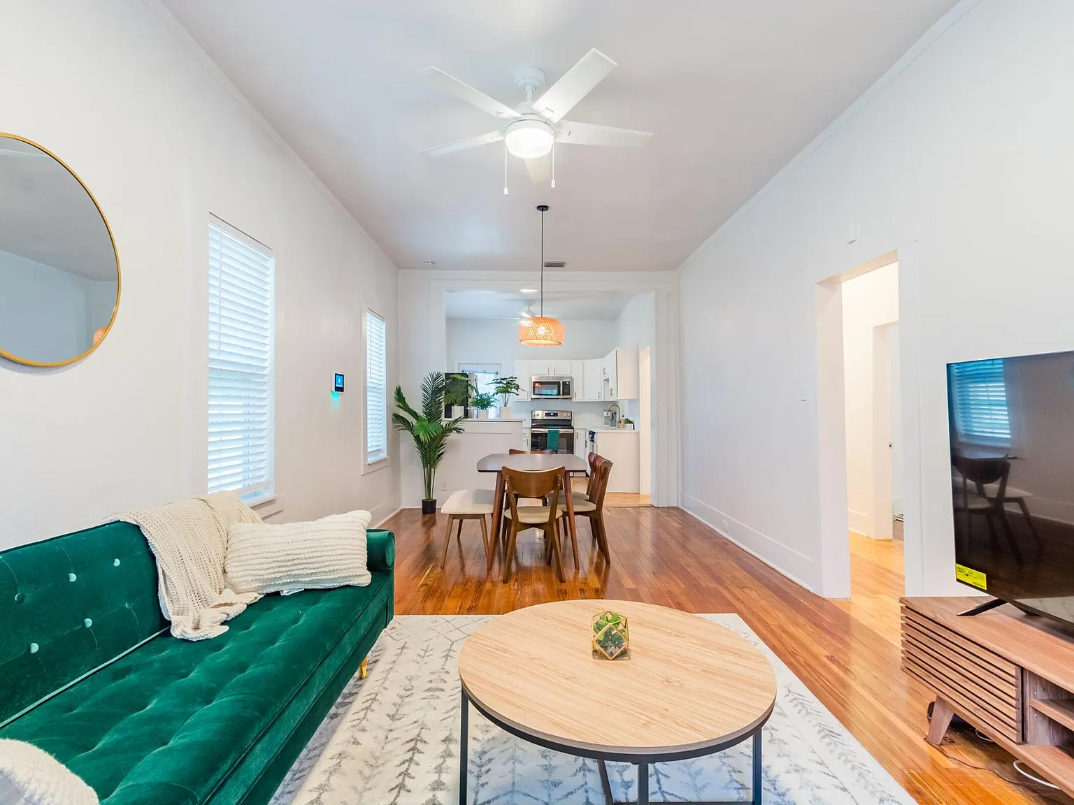 3 bed, 1108 sqft, $2,350 — Photo 4