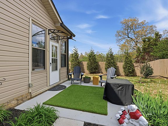 5th image of 77 Peachstone Ln