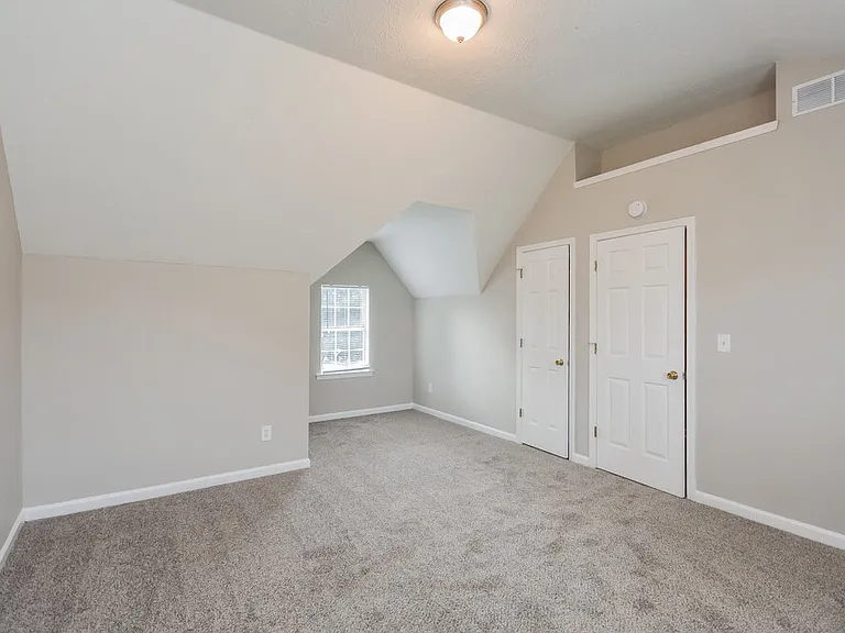 95 Hazelhurst Dr — Photo 14