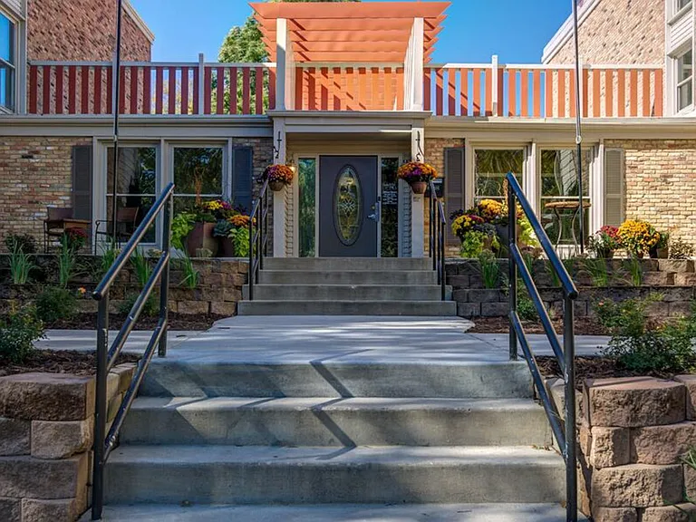 Glen at Burnsville Apartments — Photo 17