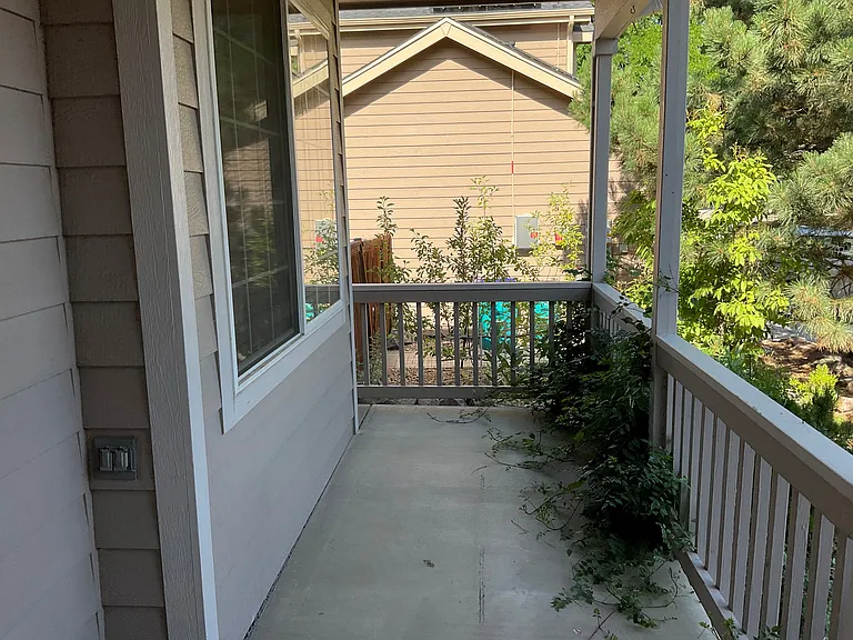 2102 Sweetwater Creek Dr — Photo 3