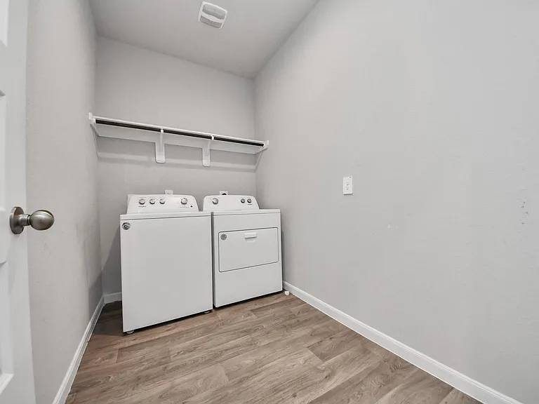 3630 Telford Ln — Photo 10