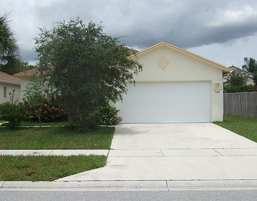 2nd image of 5605 Azalea Cir