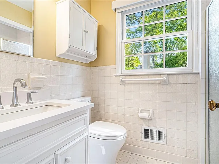 575 Peachtree Battle Ave NW — Photo 21