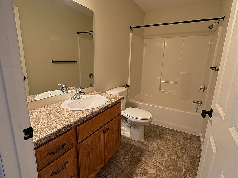 3707 S Broadway St — Photo 31
