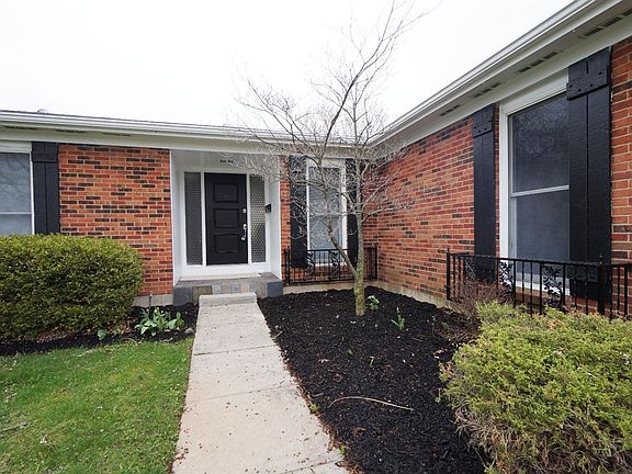 2nd image of 1826 Fullerton Dr