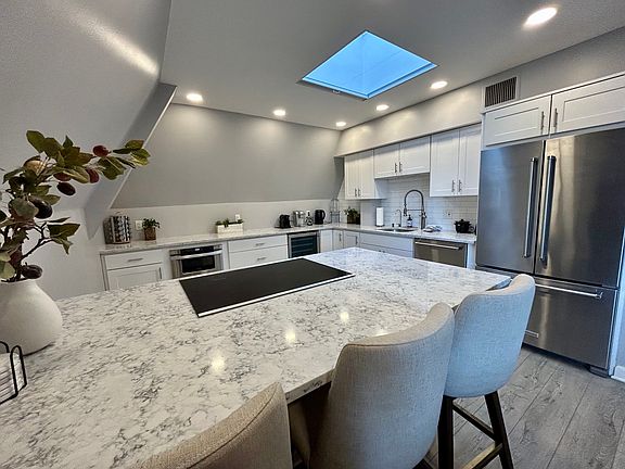 4th image of 59 Brainerd Rd APT 503