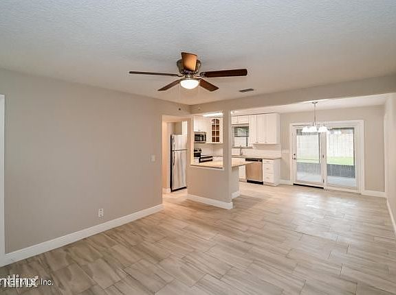 5th image of 5615R Hillman Dr