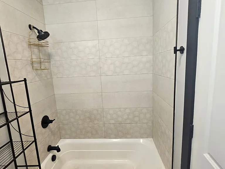 194-196 Johnson Ave #8 — Photo 5