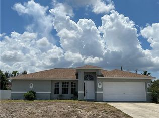 202 SW 11th Ter, Cape Coral, FL 33991