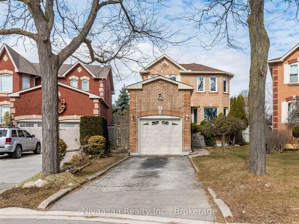 33 Pantages Ct, Brampton, ON L6S 5B7