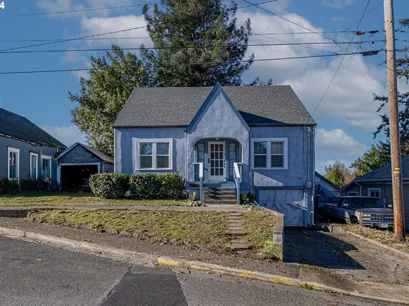 381 N Baxter St, Coquille, OR 97423