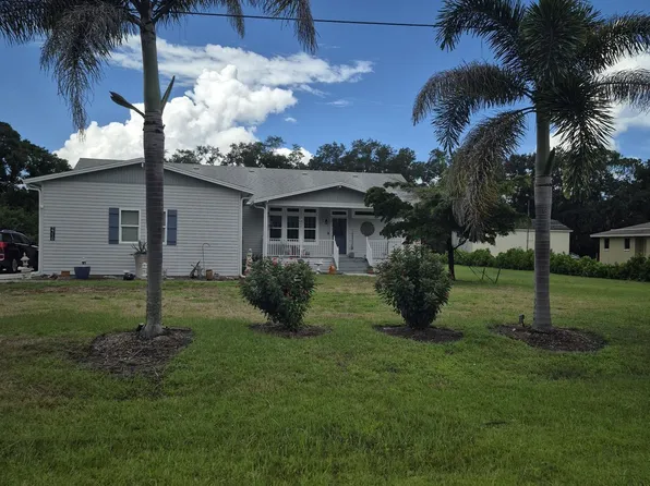 2710 61st St E, Bradenton, FL 34208
