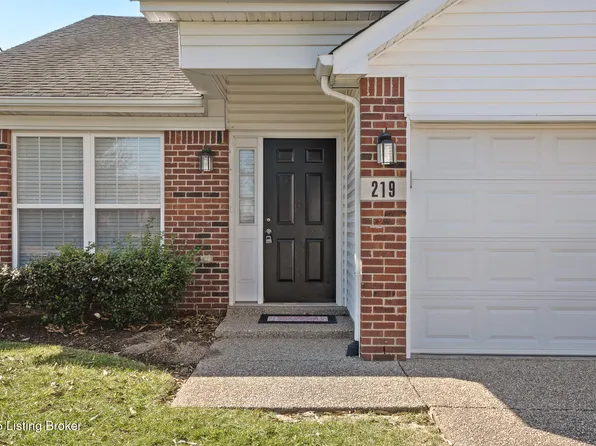 219 Charlton Wynde Dr, Louisville, KY 40245