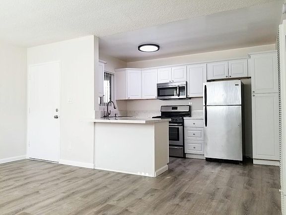 4th image of 4390 Temecula St APT 2