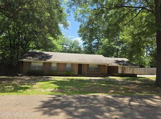 502 Lakeview Ave, McComb, MS 39648