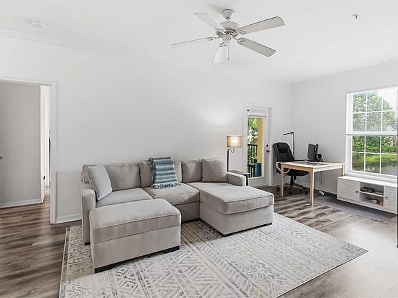 4th image of 10201 COURTNEY PALMS BOULEVARD #204