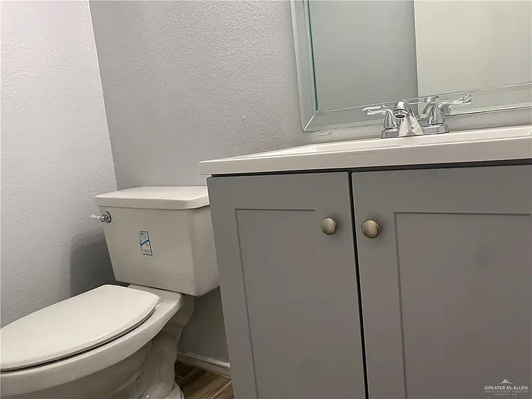 2203 E Coma Ave — Photo 19