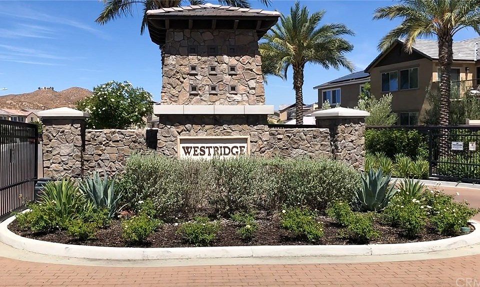 1st image of 24471 Poinsettia Dr #18