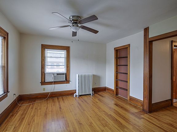 4th image of 4821 Underwood Ave APT 5