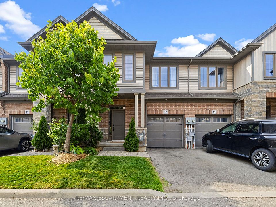 1st image of 17 Southshore Cres