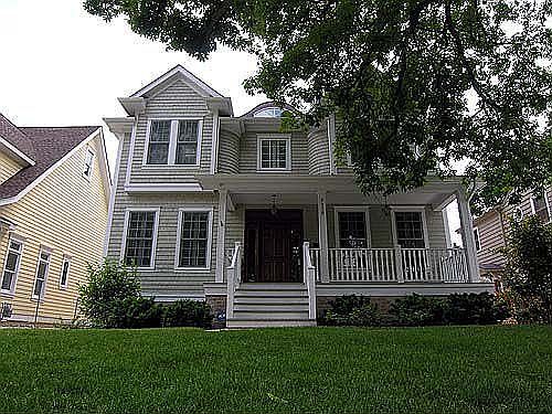 2nd image of 2339 Greenwood Ave