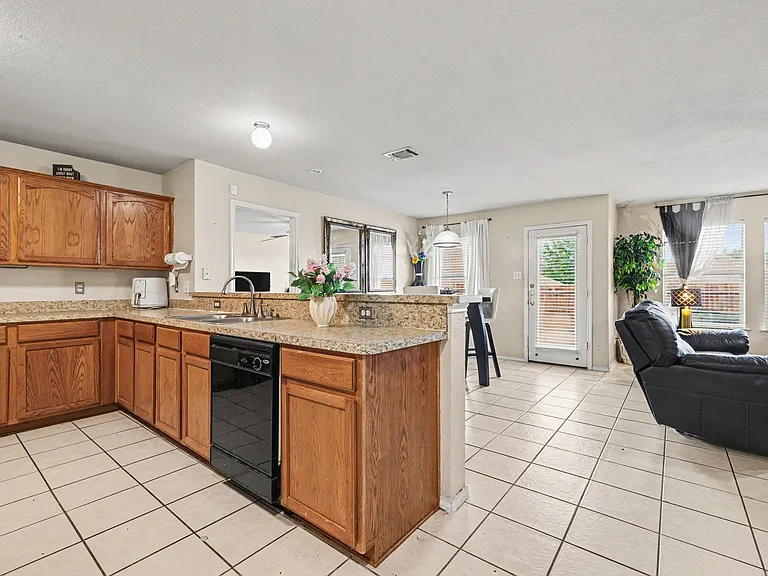 3608 Dove Ln — Photo 12