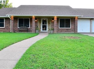 1315 Chestnut Rd, Mansfield, TX 76063