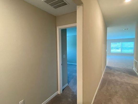4th image of 617 Marion Oaks Ln