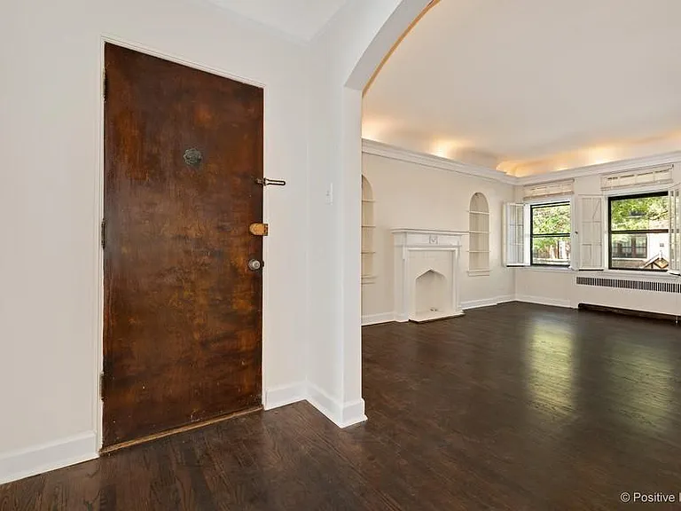 2617 W Glenlake Ave #1D — Photo 3
