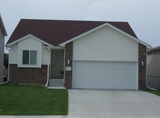 2111 Colorado Dr, Lincoln, NE 68521