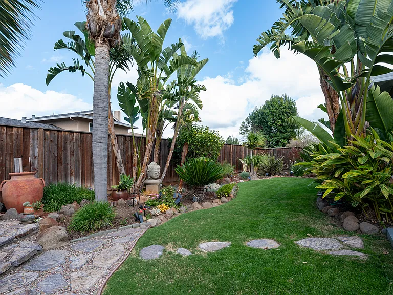 783 Foothill Dr — Photo 32