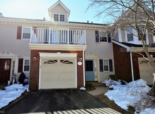 44 Sapphire Ln, Franklin Park, NJ 08823