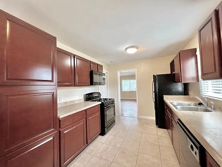 920 E Cucharras St — Photo 7