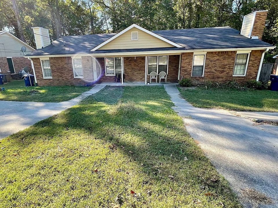 1st image of 225 Forest Pl